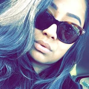 Meet your Posher, Nia